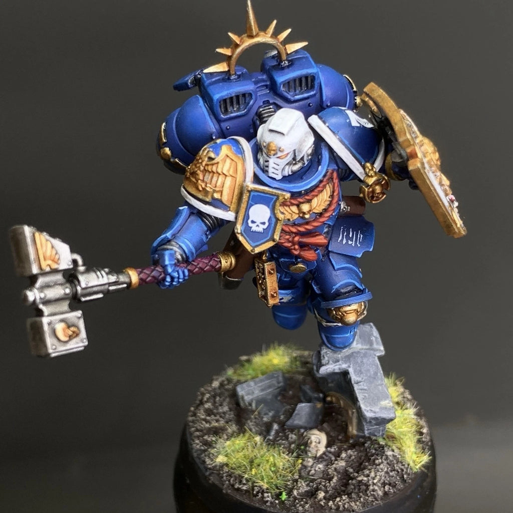 Warhammer 40K Captain with Jump Relic Shield Ultramarines Space Marines Painted