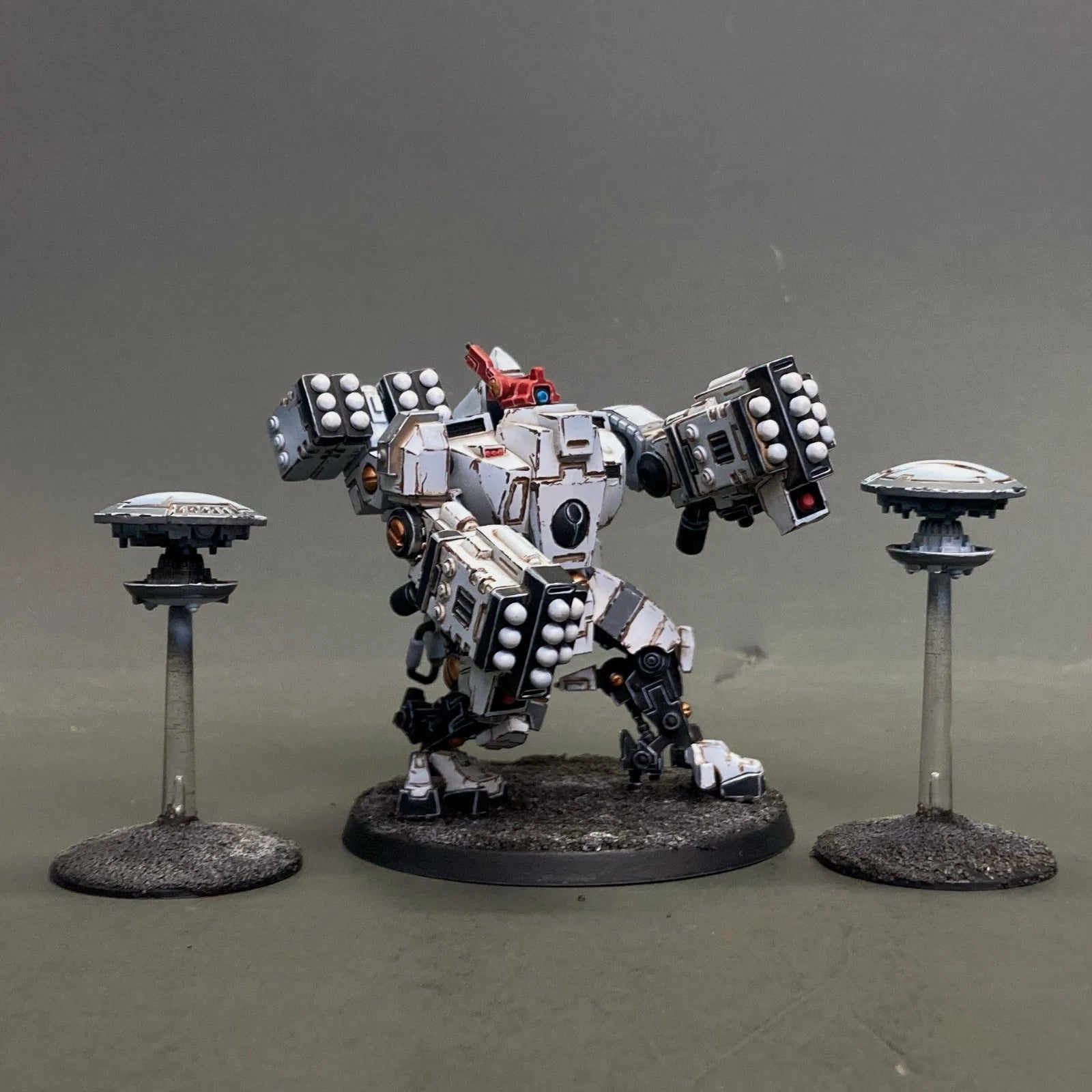 Warhammer 40K Tau Empire Broadside Battlesuit Painted